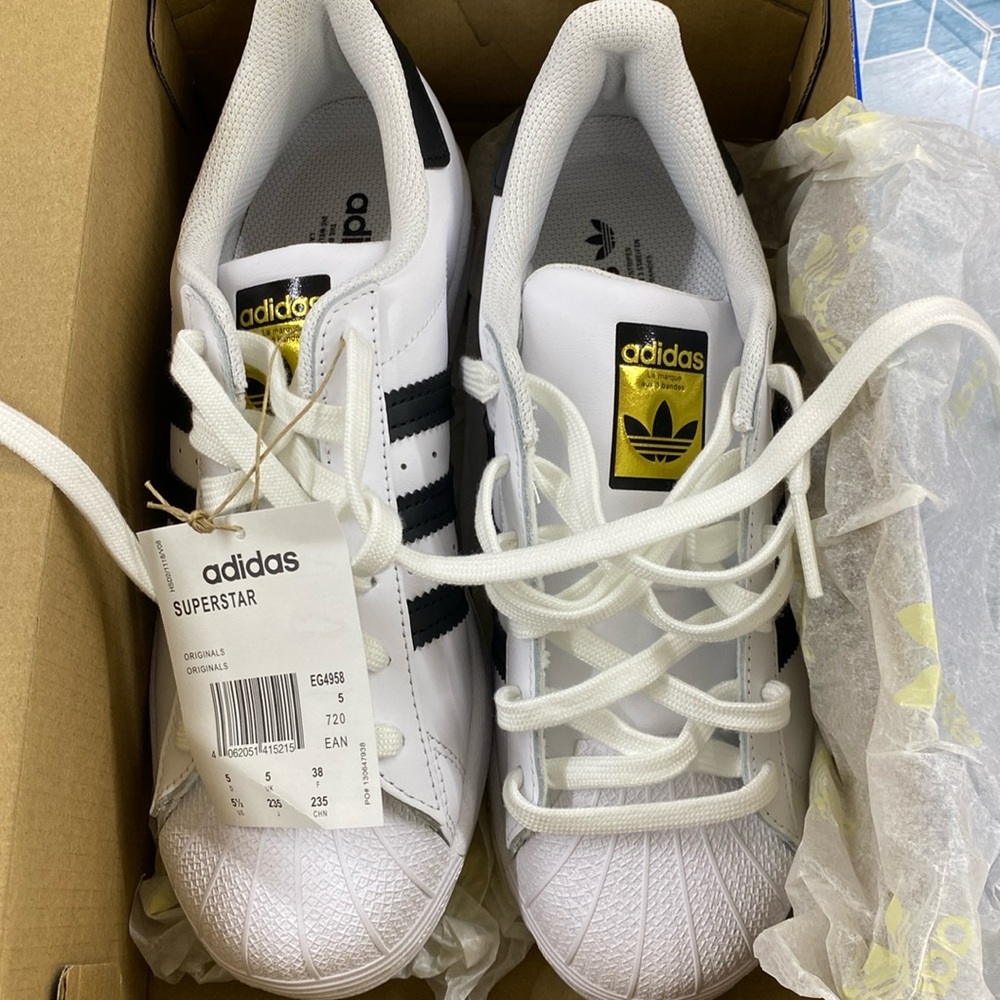 Adidas Superstar Tennis Shoe
